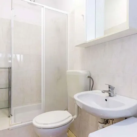 Apartman In 39312 *